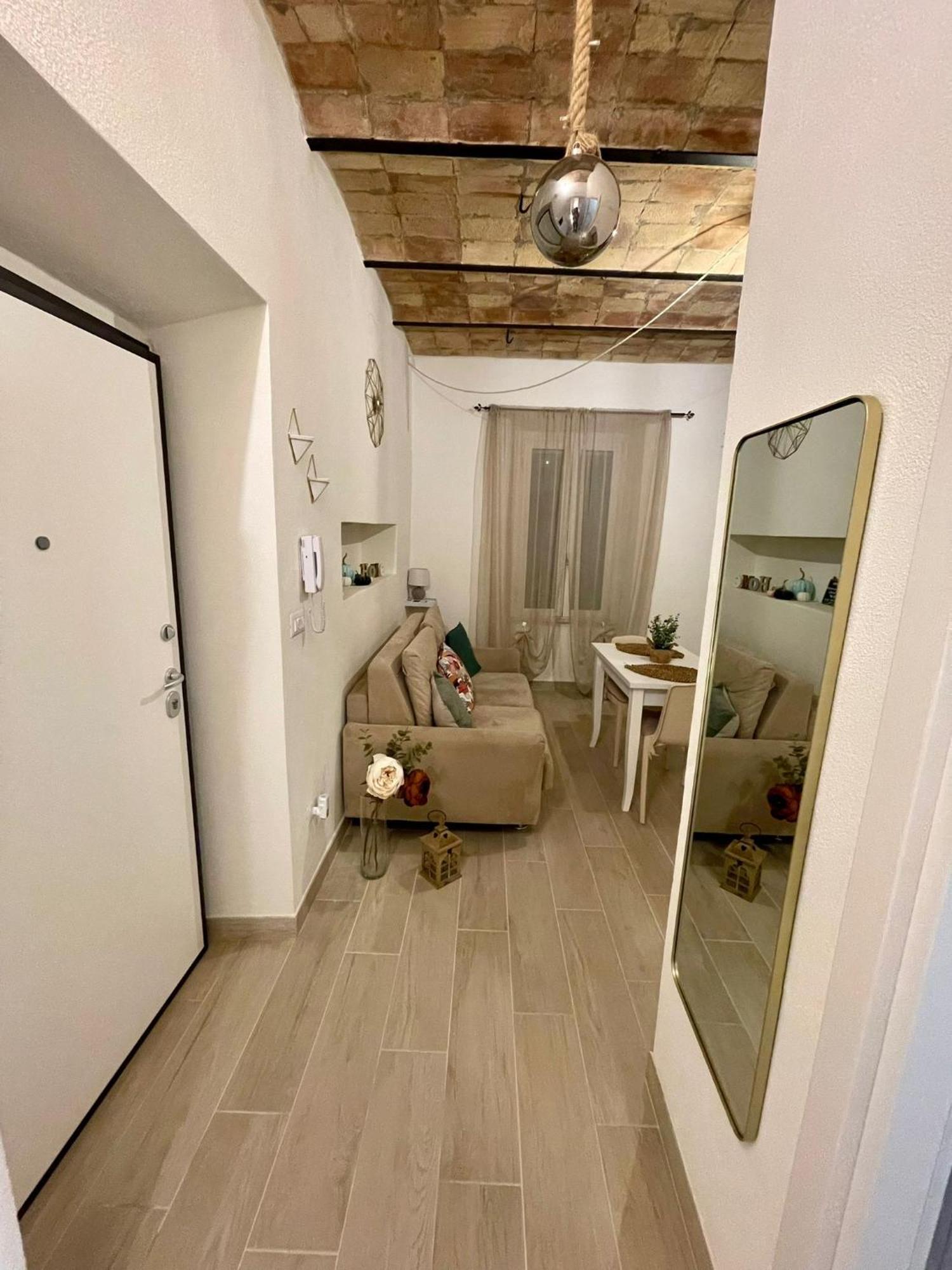 Casa Vacanze - La Torre - Appartamento Marta Εξωτερικό φωτογραφία