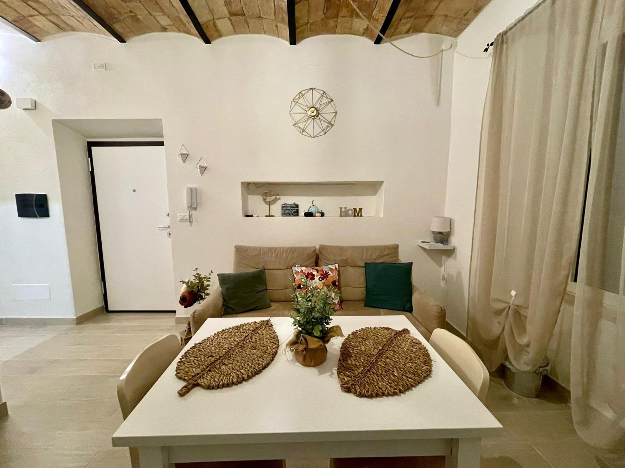 Casa Vacanze - La Torre - Appartamento Marta Εξωτερικό φωτογραφία